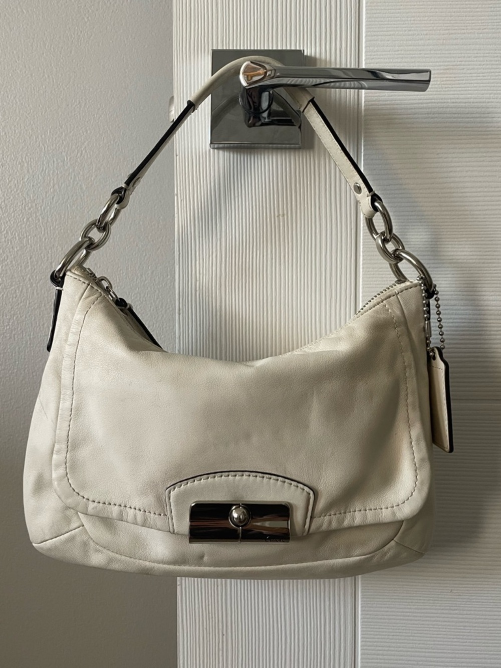Coach White Leather Hobo Bag | Silver Hardware | Classic Quiet Luxury - Picture 4 of 10